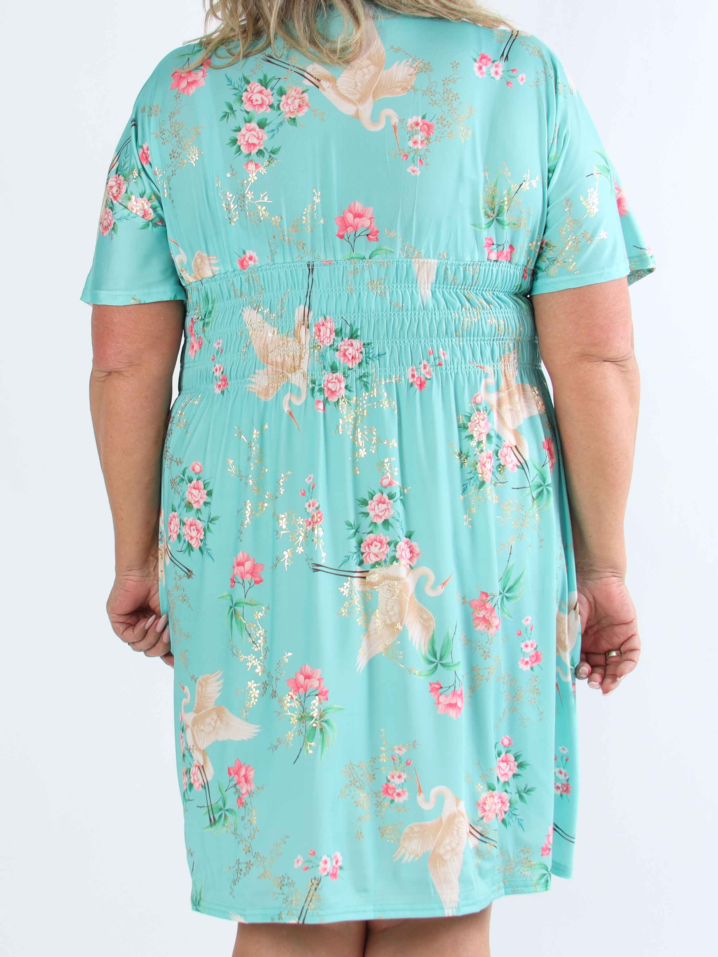 Pams Fly Short - Elastisk plus size kjole med blomster- og fugleprint